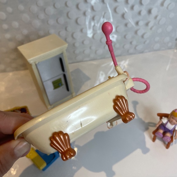Fisher Price 💕Loving Family Fridge ❄️ & Bath tub 🛀bundle - Picture 8 of 10